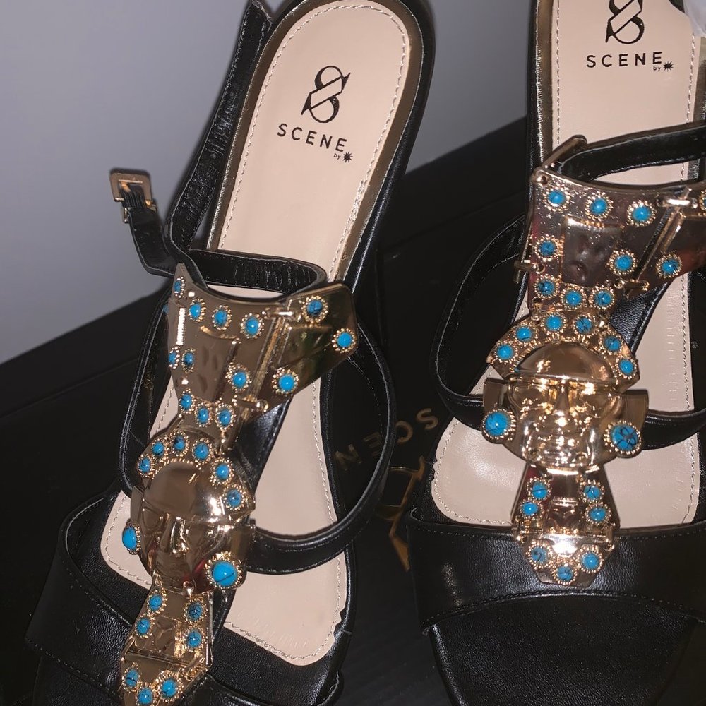 Scene Maziah Black and Gold Heels